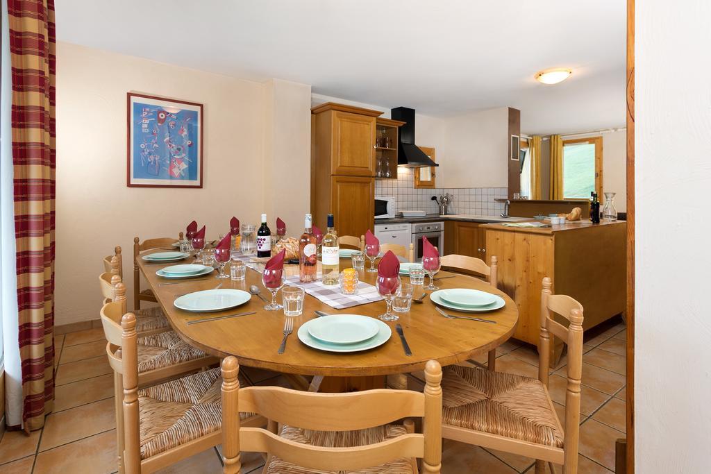 לה פלאנייה Madame Vacances Les Chalets Du Praz חדר תמונה