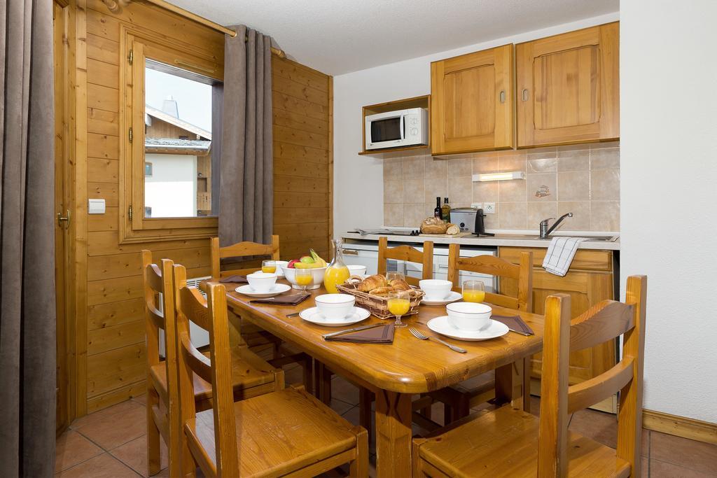 לה פלאנייה Madame Vacances Les Chalets Du Praz חדר תמונה